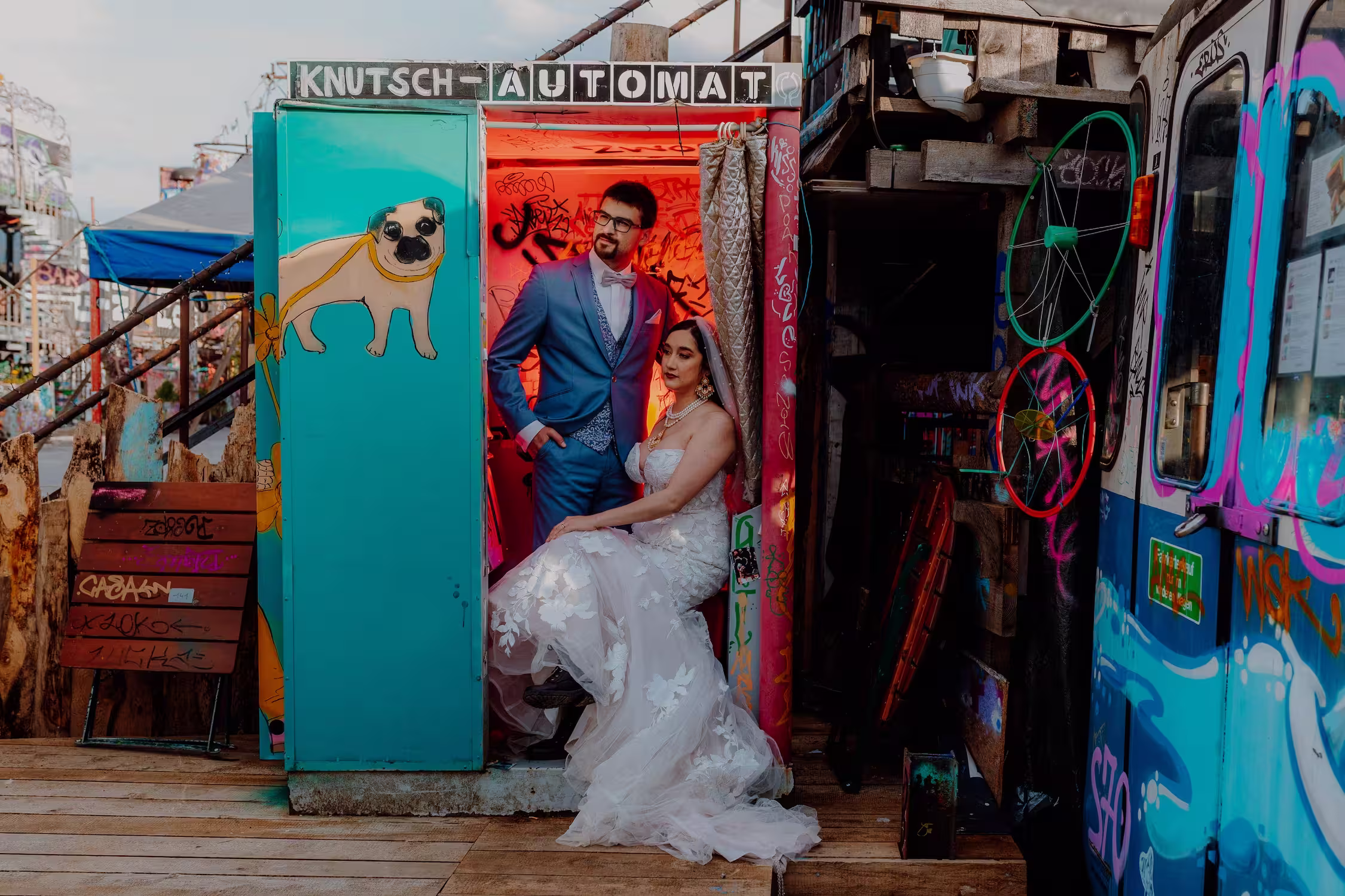 Couple photoshoot at Bahnwärter Thiel venue in Munich – Rockbride Studio