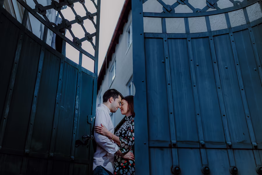 Verlobungsfotograf München natürliches Portrait Jaz Contreras